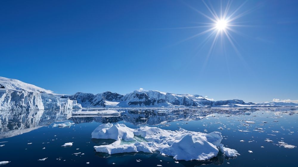 Už i u Antarktidy mizí led. Vědci se bojí, že „bod zlomu“ je tady
